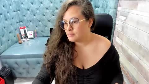 Snapshot of sara_thonson_ chatting on June 2026 04:13:01 AM sara_thonson_ online show from June 2026 04:13:01 AM