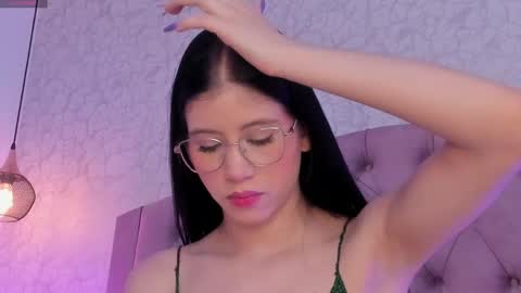 Snapshot of saraa_joness_ chatting on April 2026 06:25:01 PM Sara online show from April 2026 06:25:01 PM
