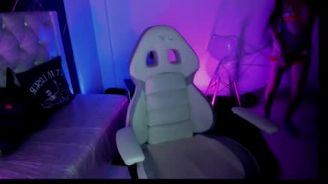 saraa_li online show from September 2025 03:20:01 AM