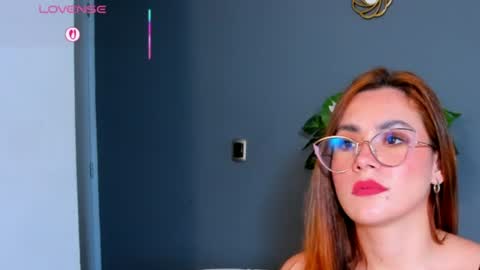Snapshot of saraalvarezx chatting on June 2026 03:15:02 AM Sara Alvarezx online show from June 2026 03:15:02 AM