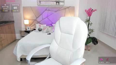 saracruz online show from March 2026 12:46:02 AM