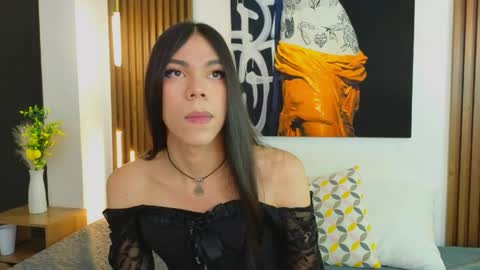 Snapshot of saracutie_ chatting on April 2026 08:00:02 PM Sara online show from April 2026 08:00:02 PM