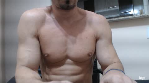 saradorj92 online show from December 2024 11:18:02 PM