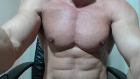 saradorj92 online show from March 2026 11:32:01 PM