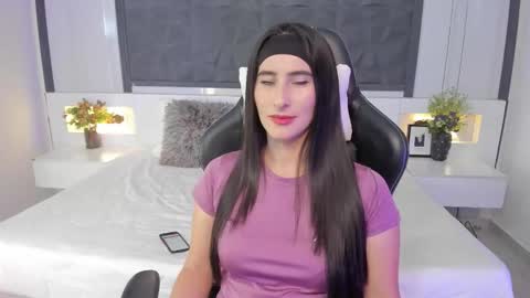  Sara Gomez  online show from November 2025 01:43:01 PM