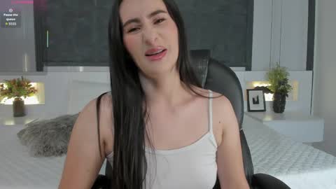  Sara Gomez  online show from April 2026 12:57:01 PM