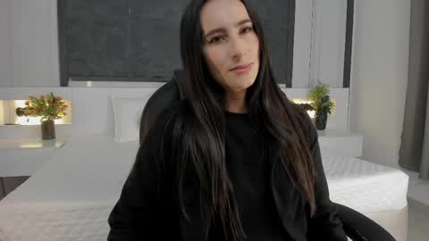  Sara Gomez  online show from April 2026 02:07:02 PM