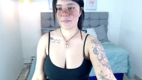 Snapshot of sarah__moon1 chatting on April 2026 04:09:01 PM Sarah Moon online show from April 2026 04:09:01 PM