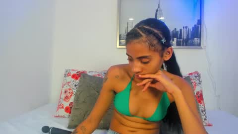 Snapshot of sarah_ashbourne chatting on September 2025 11:45:02 AM sarah_ashbourne online show from September 2025 11:45:02 AM