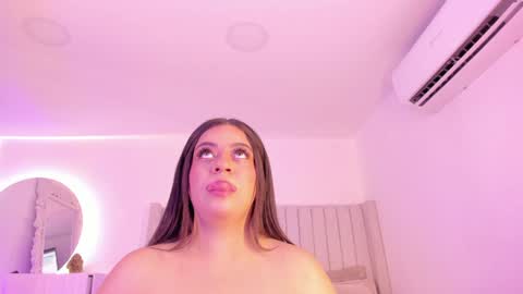 Sarah Bonneth online show from February 2025 11:19:02 AM