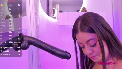 Sarah Bonneth online show from February 2025 02:02:01 PM