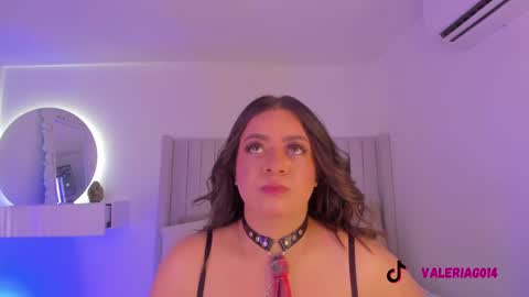 Sarah Bonneth online show from March 2025 11:58:01 AM