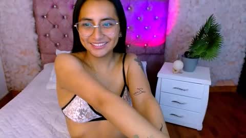 Snapshot of sarah_bubbles chatting on December 2025 01:42:01 PM sarah_bubbles online show from December 2025 01:42:01 PM