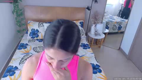 Snapshot of sarah_rayy chatting on October 2025 08:20:02 PM sarah_rayy online show from October 2025 08:20:02 PM