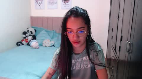 Snapshot of sarah_stone15 chatting on December 2024 04:49:01 PM Sarah online show from December 2024 04:49:01 PM