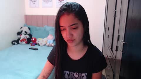 Snapshot of sarah_stone15 chatting on December 2024 10:57:02 PM Sarah online show from December 2024 10:57:02 PM