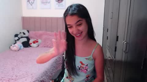 Snapshot of sarah_stone15 chatting on December 2024 02:01:01 AM Sarah online show from December 2024 02:01:01 AM