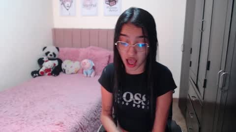 Snapshot of sarah_stone15 chatting on December 2024 04:19:01 PM Sarah online show from December 2024 04:19:01 PM