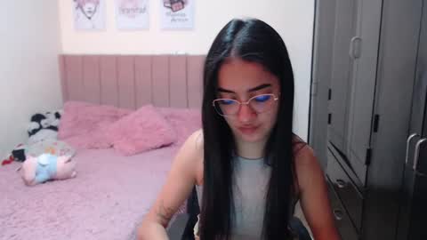 Snapshot of sarah_stone15 chatting on January 2025 02:31:01 AM Sarah online show from January 2025 02:31:01 AM