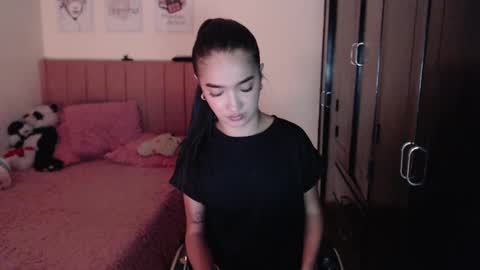 Snapshot of sarah_stone15 chatting on January 2025 12:43:02 AM Sarah online show from January 2025 12:43:02 AM