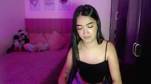 Snapshot of sarah_stone15 chatting on February 2025 10:44:02 PM Sarah online show from February 2025 10:44:02 PM