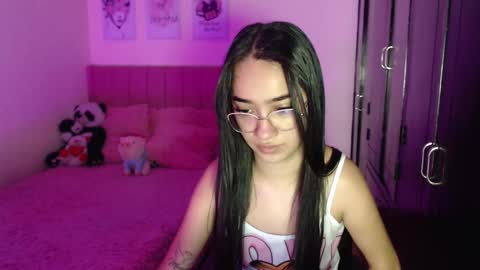 Snapshot of sarah_stone15 chatting on February 2025 06:38:01 PM Sarah online show from February 2025 06:38:01 PM