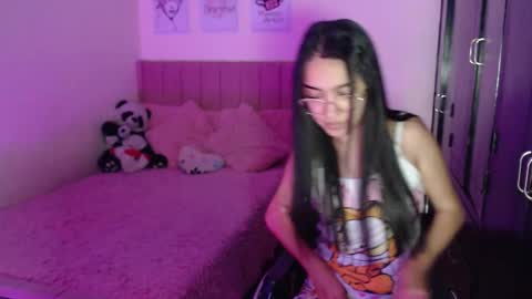 Snapshot of sarah_stone15 chatting on February 2025 09:41:02 PM Sarah online show from February 2025 09:41:02 PM