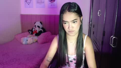 Snapshot of sarah_stone15 chatting on February 2025 05:37:01 PM Sarah online show from February 2025 05:37:01 PM