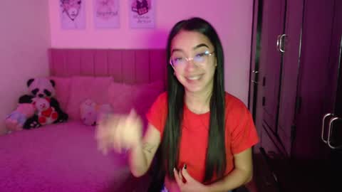 Snapshot of sarah_stone15 chatting on February 2025 03:16:01 PM Sarah online show from February 2025 03:16:01 PM