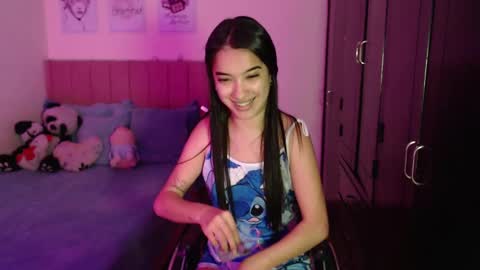 Snapshot of sarah_stone15 chatting on March 2025 06:44:02 PM Sarah online show from March 2025 06:44:02 PM