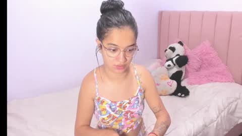 Snapshot of sarah_stone15 chatting on October 2025 07:43:01 PM Sarah online show from October 2025 07:43:01 PM