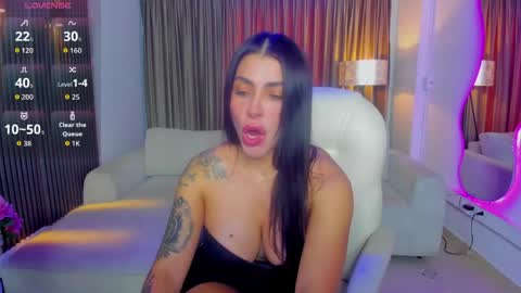Snapshot of sarah_stonne_ chatting on May 2026 09:13:01 PM Sarah online show from May 2026 09:13:01 PM