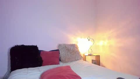 Snapshot of sarahbrooks_ chatting on November 2025 03:07:01 AM Sarah and Erik online show from November 2025 03:07:01 AM