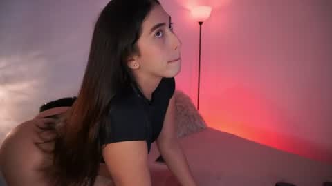 Snapshot of sarahbrooks_ chatting on June 2026 01:39:01 AM Sarah and Erik online show from June 2026 01:39:01 AM