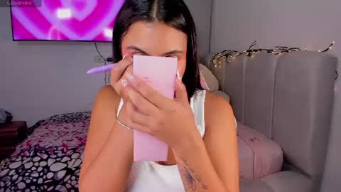 Snapshot of sarahcute14 chatting on June 2026 04:01:01 AM sarahcute14 online show from June 2026 04:01:01 AM