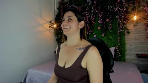 Sarah Deyvis online show from February 2026 01:42:01 PM