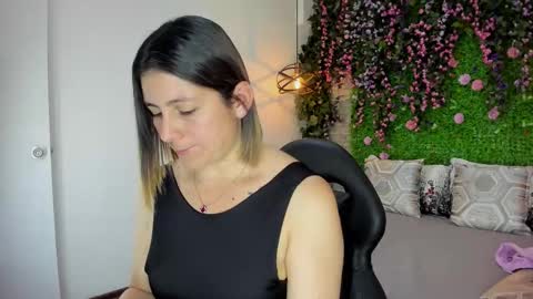 Sarah Deyvis online show from February 2026 01:54:02 PM