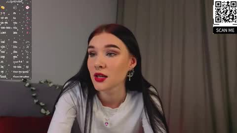 Snapshot of sarahhunny chatting on September 2025 10:15:02 PM Sarah  online show from September 2025 10:15:02 PM
