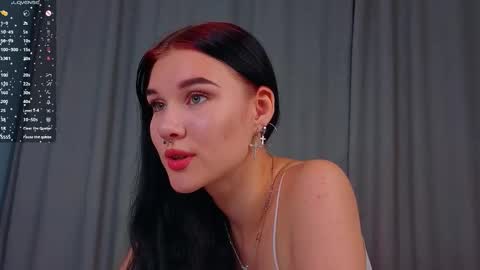 Snapshot of sarahhunny chatting on October 2025 10:18:02 PM Sarah  online show from October 2025 10:18:02 PM