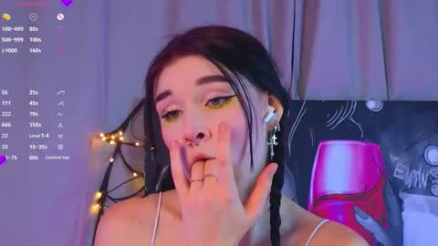 Sarah  online show from November 2025 08:14:01 PM