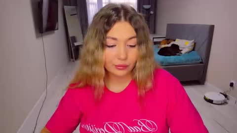 Sarah online show from February 2026 01:49:01 PM