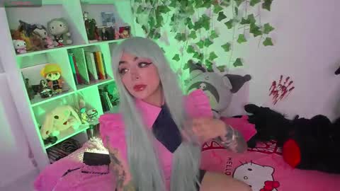 Sarah NEW ACCOUNT online show from December 2025 04:58:01 PM