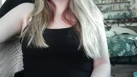 Snapshot of sarahmummy chatting on February 2026 09:22:02 PM Sarah online show from February 2026 09:22:02 PM