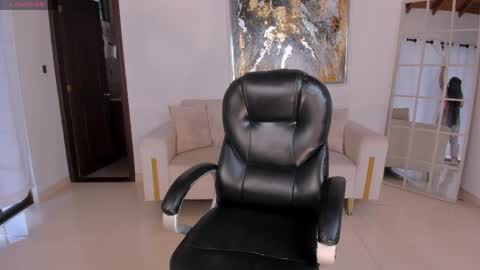 Snapshot of sarahrhodes_ chatting on April 2026 11:48:01 AM Sarah Rhodes online show from April 2026 11:48:01 AM