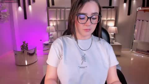 Snapshot of sarahrhodes_ chatting on April 2026 11:50:02 AM Sarah Rhodes online show from April 2026 11:50:02 AM