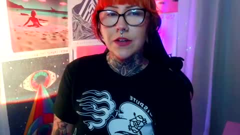Snapshot of saraht666 chatting on October 2025 05:16:02 AM Sarah T online show from October 2025 05:16:02 AM