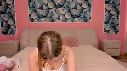 sarahwantslove online show from April 2026 09:39:01 AM