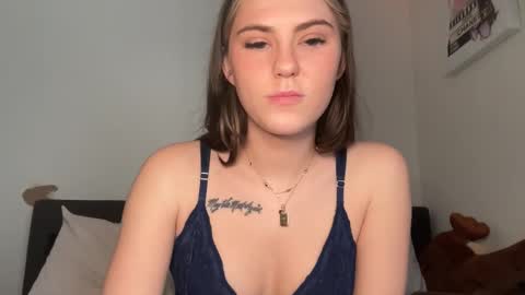 SarahxOliver online show from December 2025 06:04:01 PM