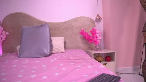 Sara  online show from February 2026 11:51:01 AM