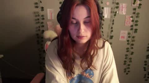 Snapshot of sarakinski chatting on September 2025 02:07:02 PM Sara online show from September 2025 02:07:02 PM